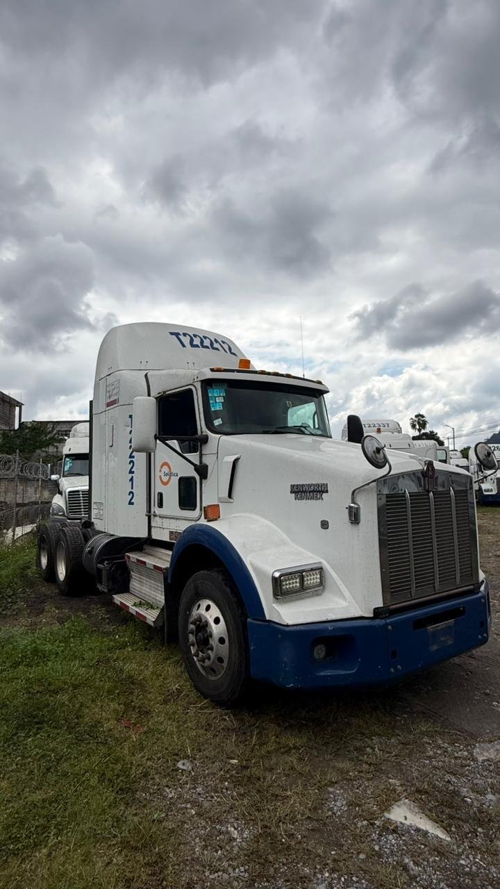 WhatsApp Image 2025-10-13 at 11.29.24_9d8dba46 KENTORTH T800 2020 - Image 1