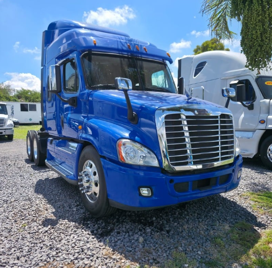 imagen_2025-11-19_164520157 FREIGHTLINER CASCADIA - Image 1