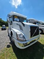 Tractocamion Volvo VNL 2016 - Image 17