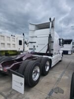 Tractocamion Volvo VNL 2016 - Image 19