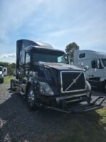 Tractocamion Volvo VNL 2011 - Image 7