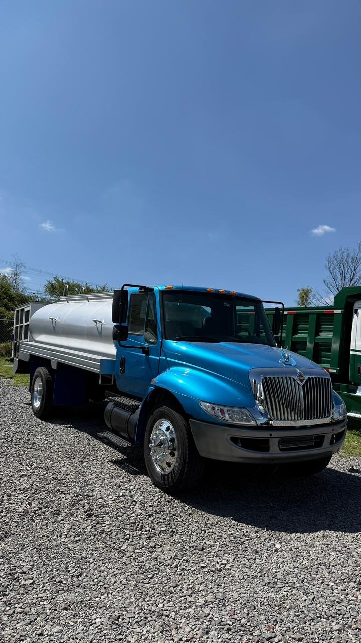 145dd06f-62dd-4108-bab9-b28144725bc9 Pipa 10,000 Lts International 4300 2008 - Image 1