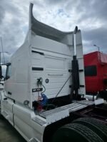 Tractocamion Volvo VNL 2016 - Image 8