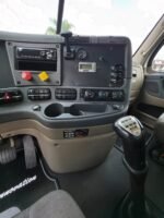 Pipa 20,000 Lts Freightliner Cascadia Pipa 2016 - Image 16