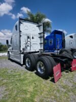 Tractocamion Freightliner Cascadia 2016 - Image 2