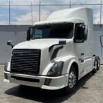 Tractocamion Volvo VNL 2014