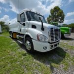 Pipa 20,000 Lts Freightliner Cascadia Pipa 2016