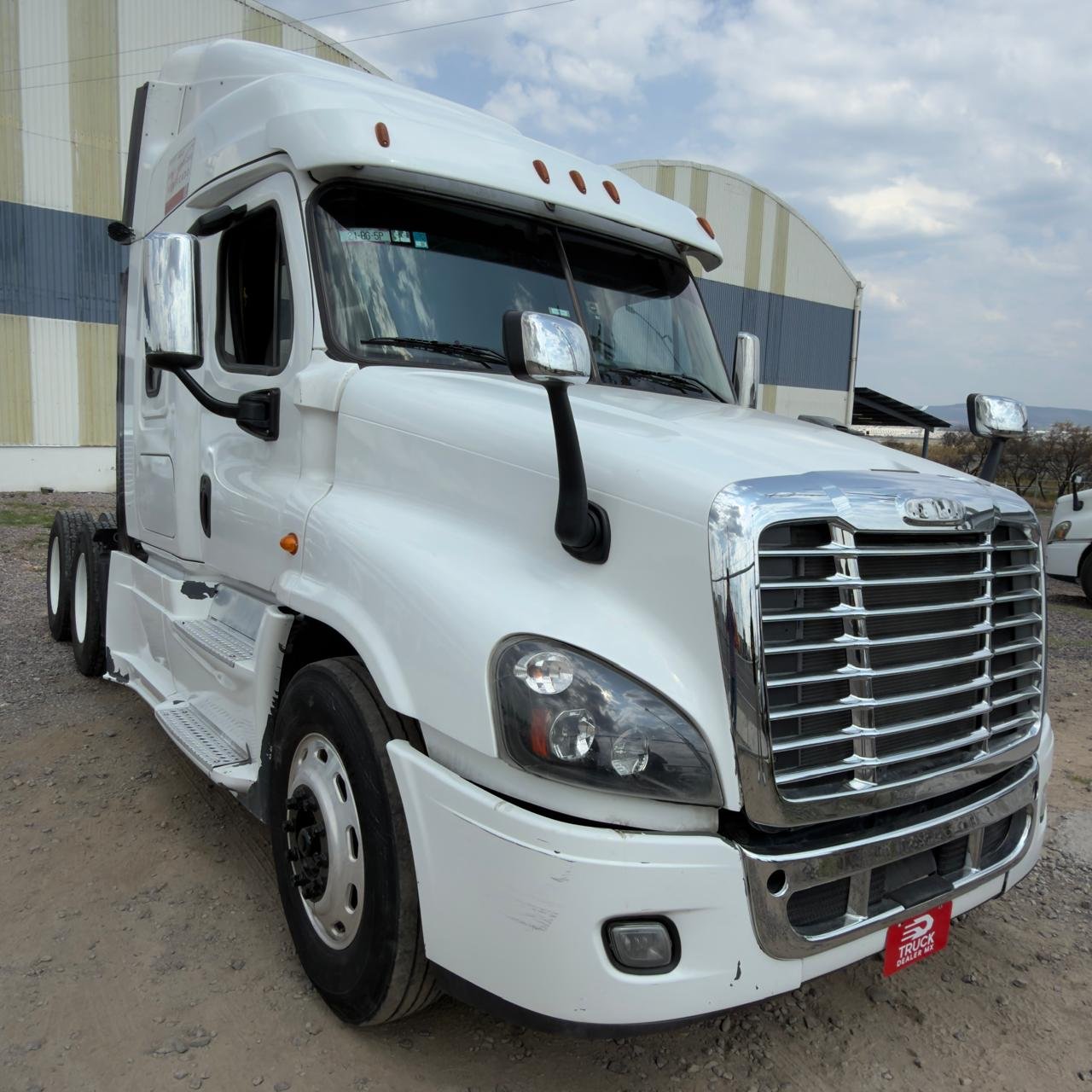 53C75996-B182-4CC5-856A-806289BF9EF4 Freightliner Cascadia 2018 Fierros Grandes - Image 1