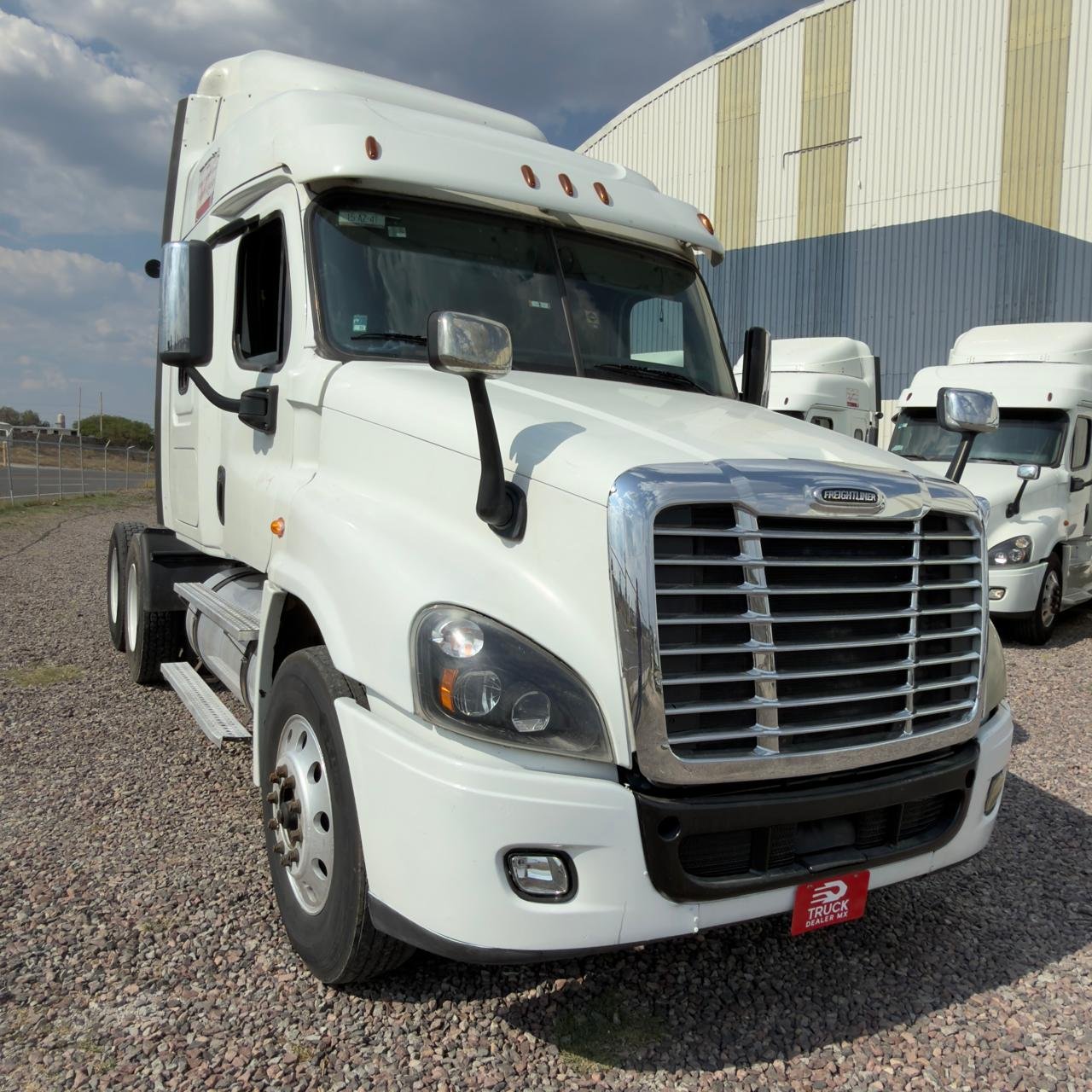 8EF1E36A-9580-48C2-BB31-88786CE4DC6A Freightliner Cascadia 2017 Fierros Grandes - Image 1
