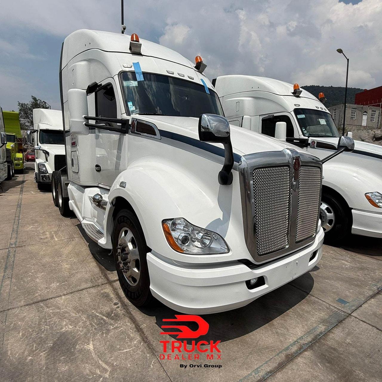 PHOTO-2026-05-27-17-33-43 2 Kenworth T680 2020 Mexicano Fierros Grandes - Image 1